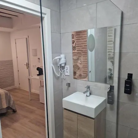 Casa Siglo XV Toledo Habitacion 3 Privada Con Bano Lägenhet